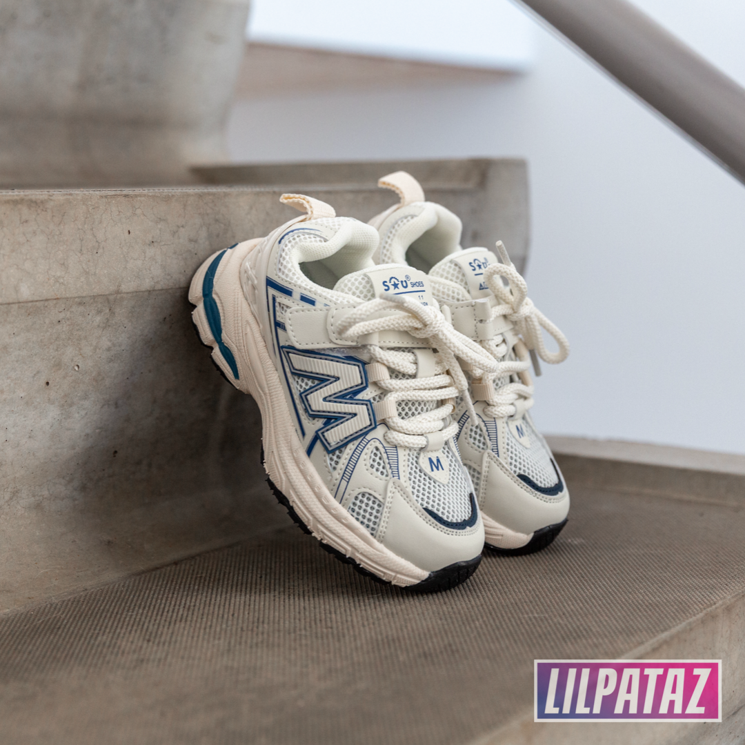 Moodz White (size 28 and 37)