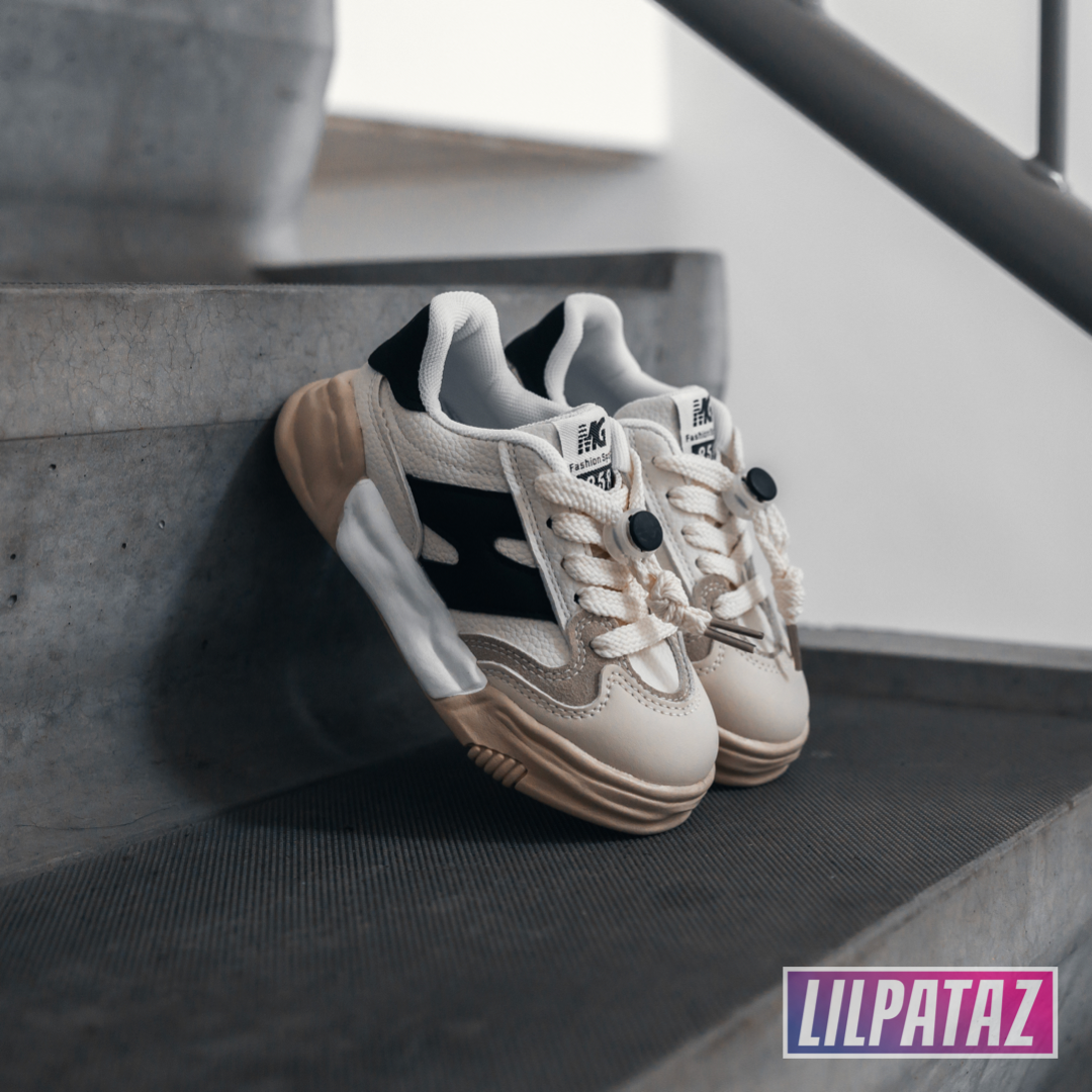 Performerz Off-White Black (size 21 and 22)